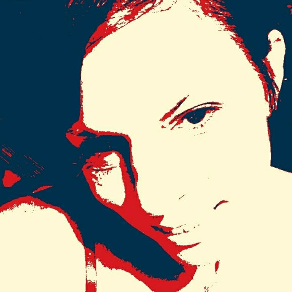 Meet your Posher, Cassandra - Picture 4 of 7